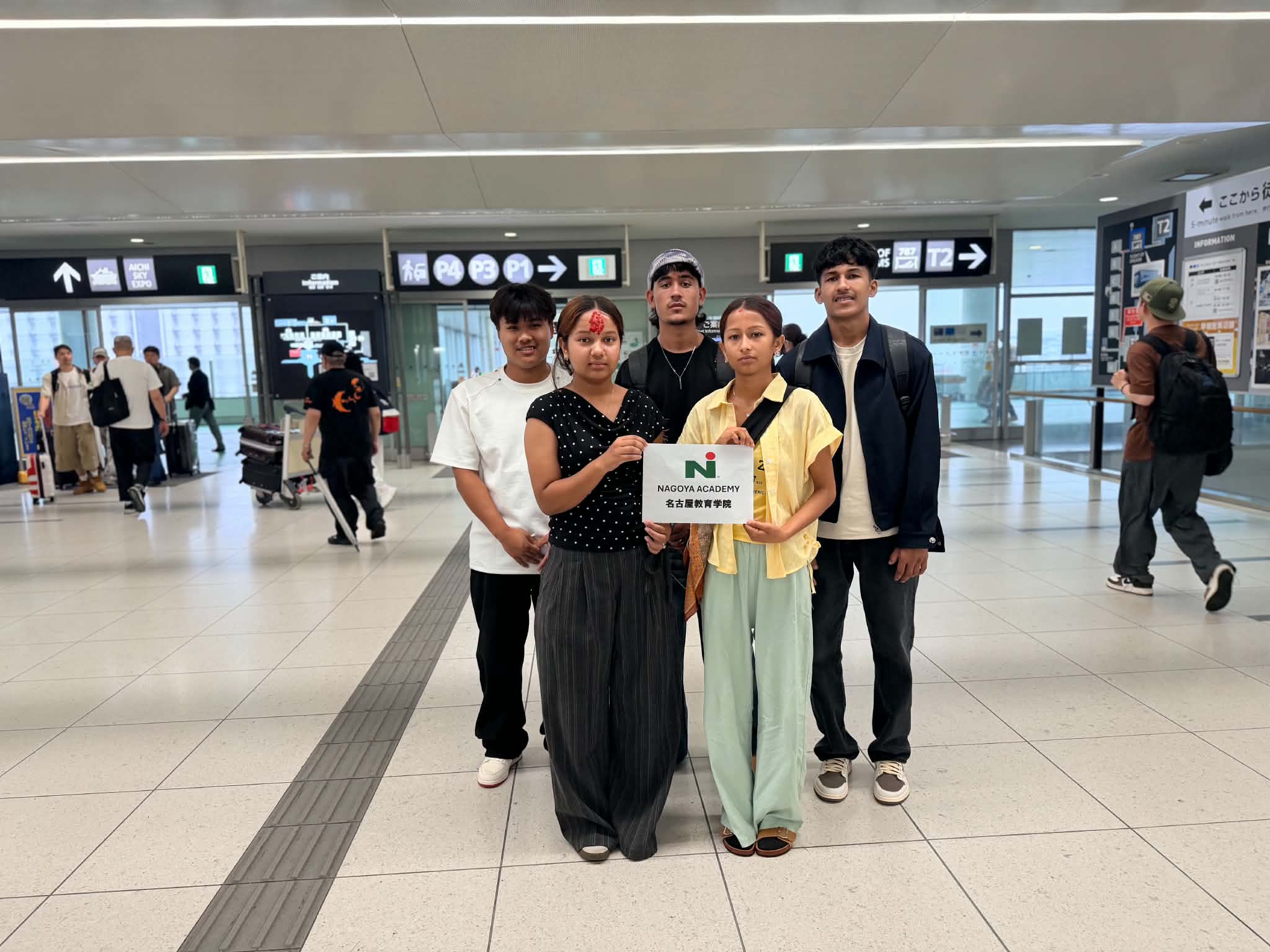 Another group of Wisdom International students after arrival in Japan